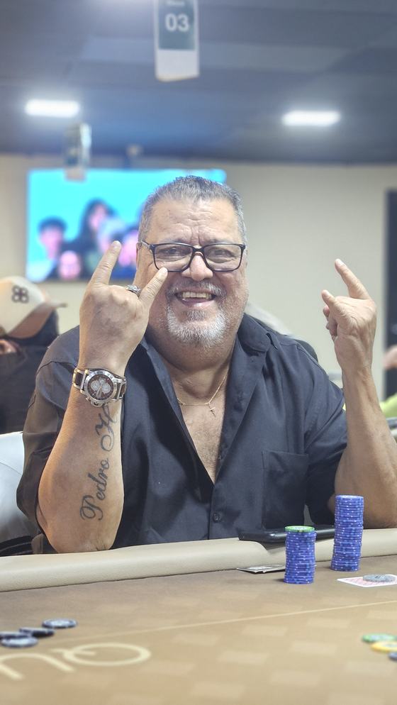 Jogador comemorando